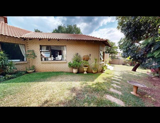 5 BEDROOM HOUSE FOR SALE IN FOURWAYS GARDENS